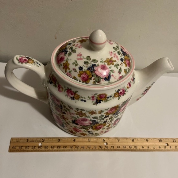 SADLER OLDE CHINTZ ENGLAND FLORAL TEAPOT VINTAGE Made for Victoria's Secret - Picture 9 of 11